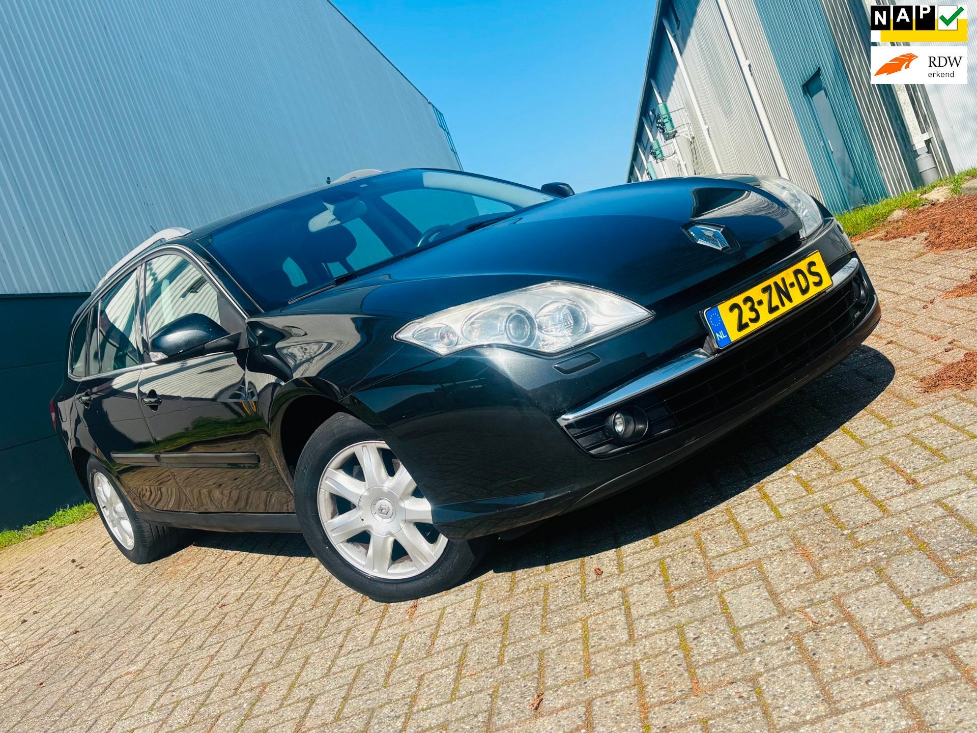 Renault Laguna Estate 2.0 16V Dynamque, Laguna, Gebruikt, Zwart, 4 cilinders