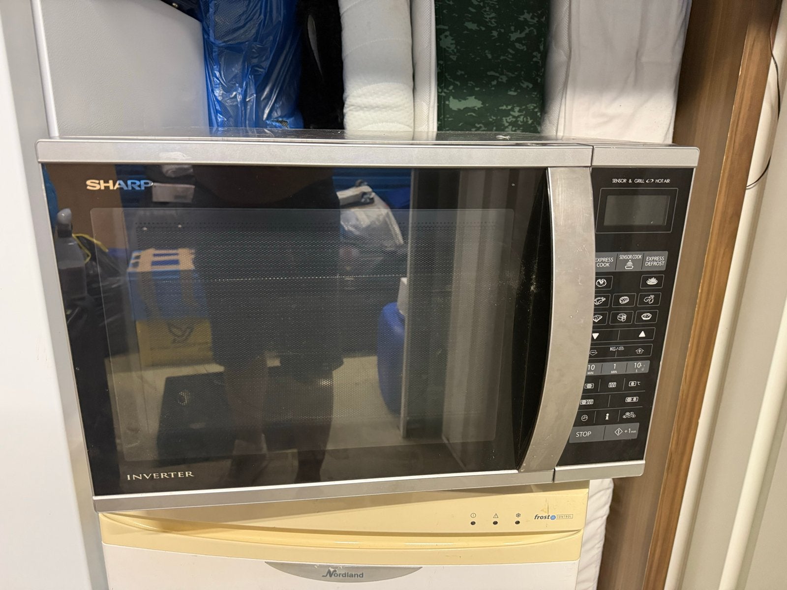 Sharp Combimagnetron met Grill en Hete Lucht - Gebruikt, Ophalen, Combimagnetron, Gebruikt, Grill