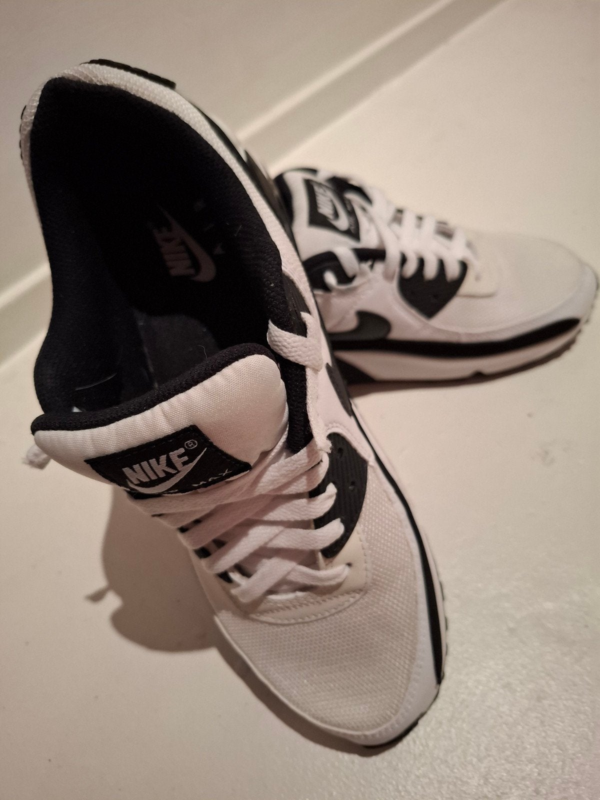 Nieuwe Nike 90.Eenmalig actie aanbod., Ophalen of Verzenden, Nieuw, Wit