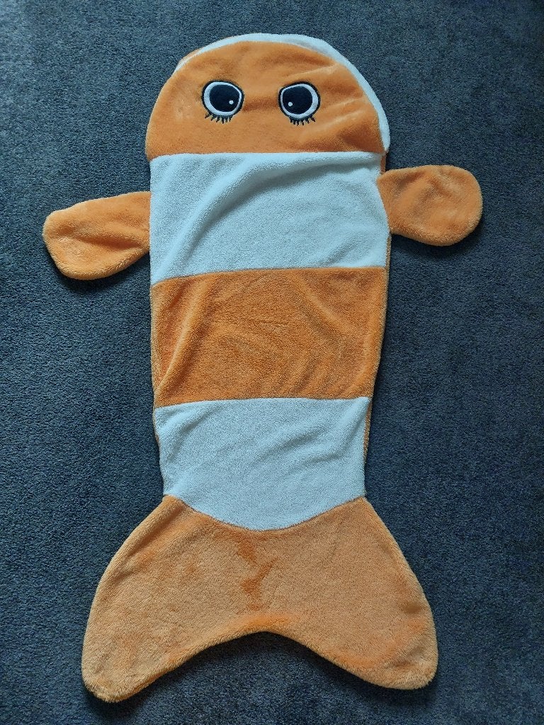 2 slaapzakken / dekentjes in de vorm van een vis en haai, Wasbaar, 120 cm, Zo goed als nieuw, Meerkleurig