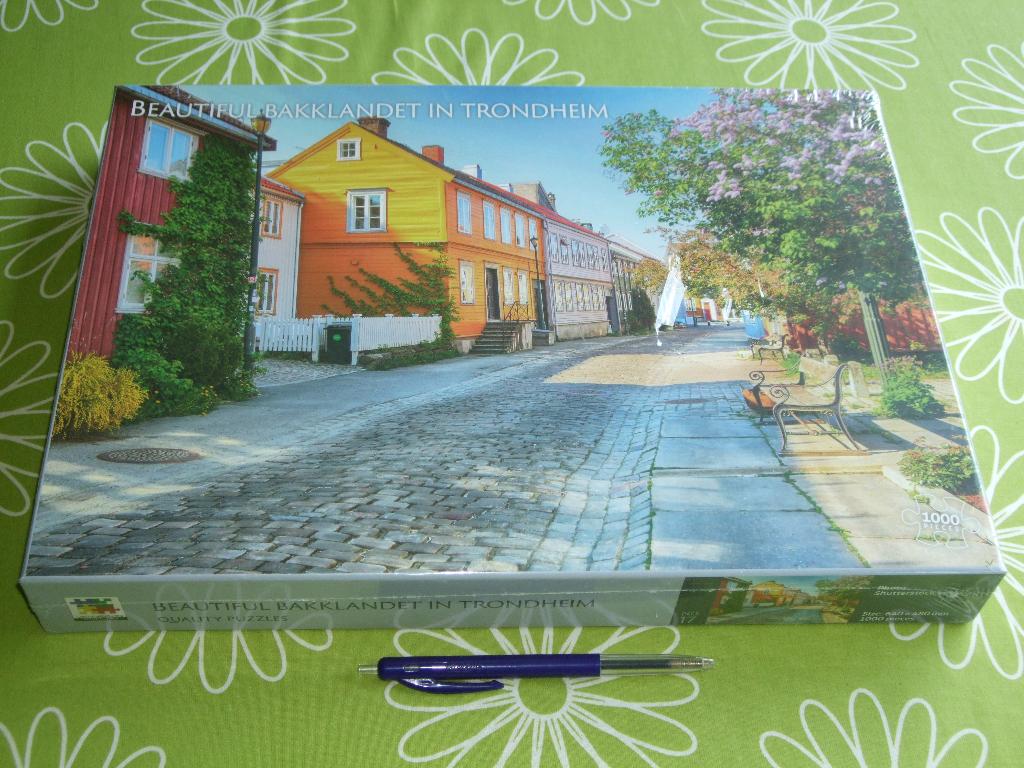 Nieuw in seal: Beautiful bakklandet in Trondheim puzzel, Ophalen of Verzenden, 500 t/m 1500 stukjes, Nieuw, Legpuzzel