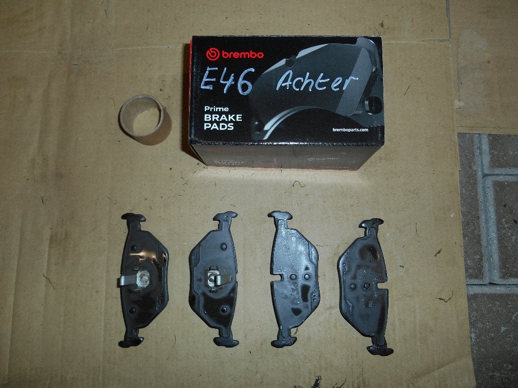 BMW E36 E46 E85 E86 : Remblokken achter, Ophalen