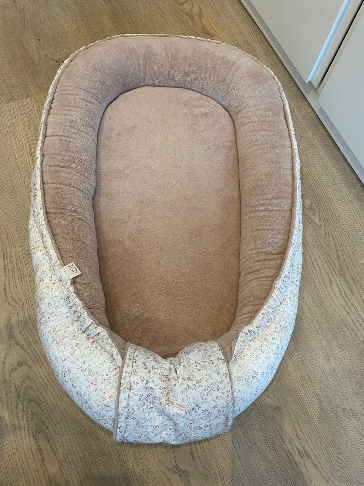 Little & Cool Roze Babynestje - Zacht en Comfortabel, Ophalen, Zo goed als nieuw, Overige typen