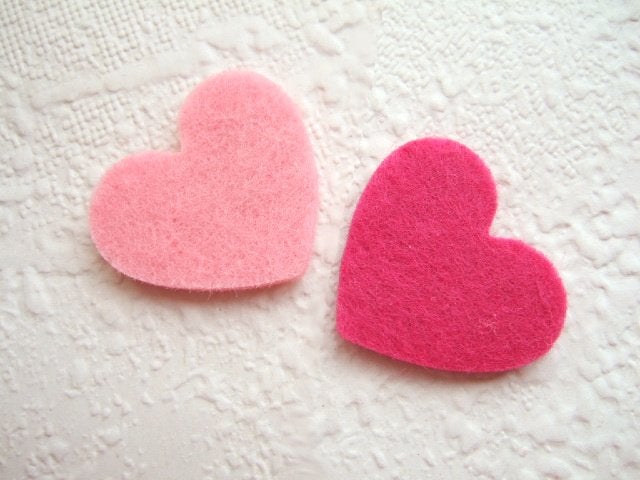 HALVE PRIJS ~ Plat dik vilt hartje ~ 3 cm ~ Roze Fuchsia, Roze, -, Textiel, Nieuw