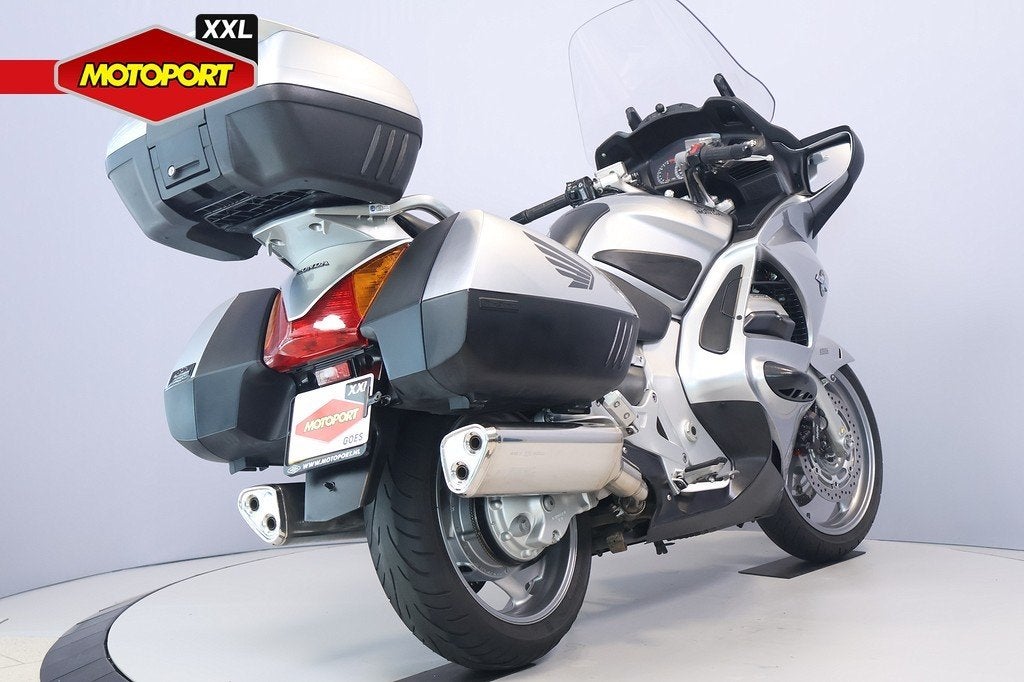 Honda ST 1300 PAN EUROPEAN ABS (bj 2011), Motoren, Motoren | Honda, Honda Motor Europe Ltd, Bedrijf, Toermotor, Customer.service@honda-eu.com