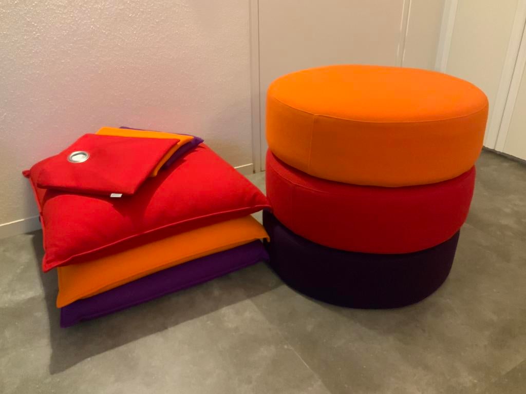 3 Paola Lenti poefs en 3 woon kussens merk GEWOON, Ophalen, Zo goed als nieuw, 50 tot 75 cm, 50 tot 75 cm