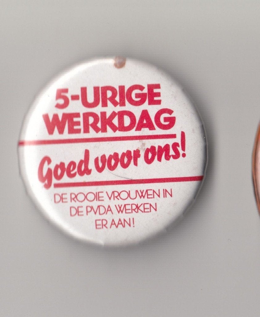 Button PVDA Rooie Vrouwen, Gebruikt, Niet vindbaar, Niet vindbaar, Speldje of Pin