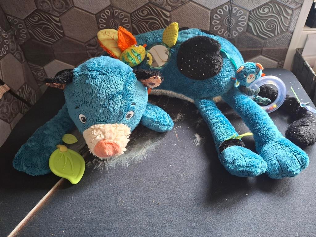 Blauwe koe knuffel met rammelaar en spiegeltje, Ophalen of Verzenden, Rammelaar