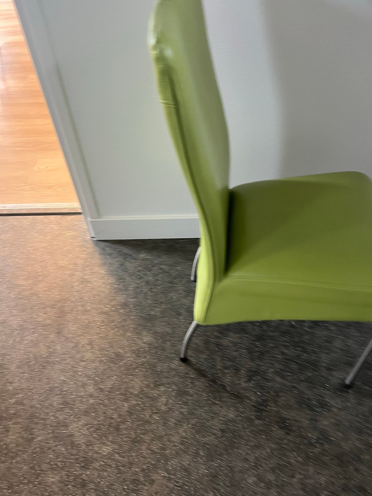 Gratis 4x groene stoelen, Gebruikt, Overige kleuren, Ophalen of Verzenden, Vier