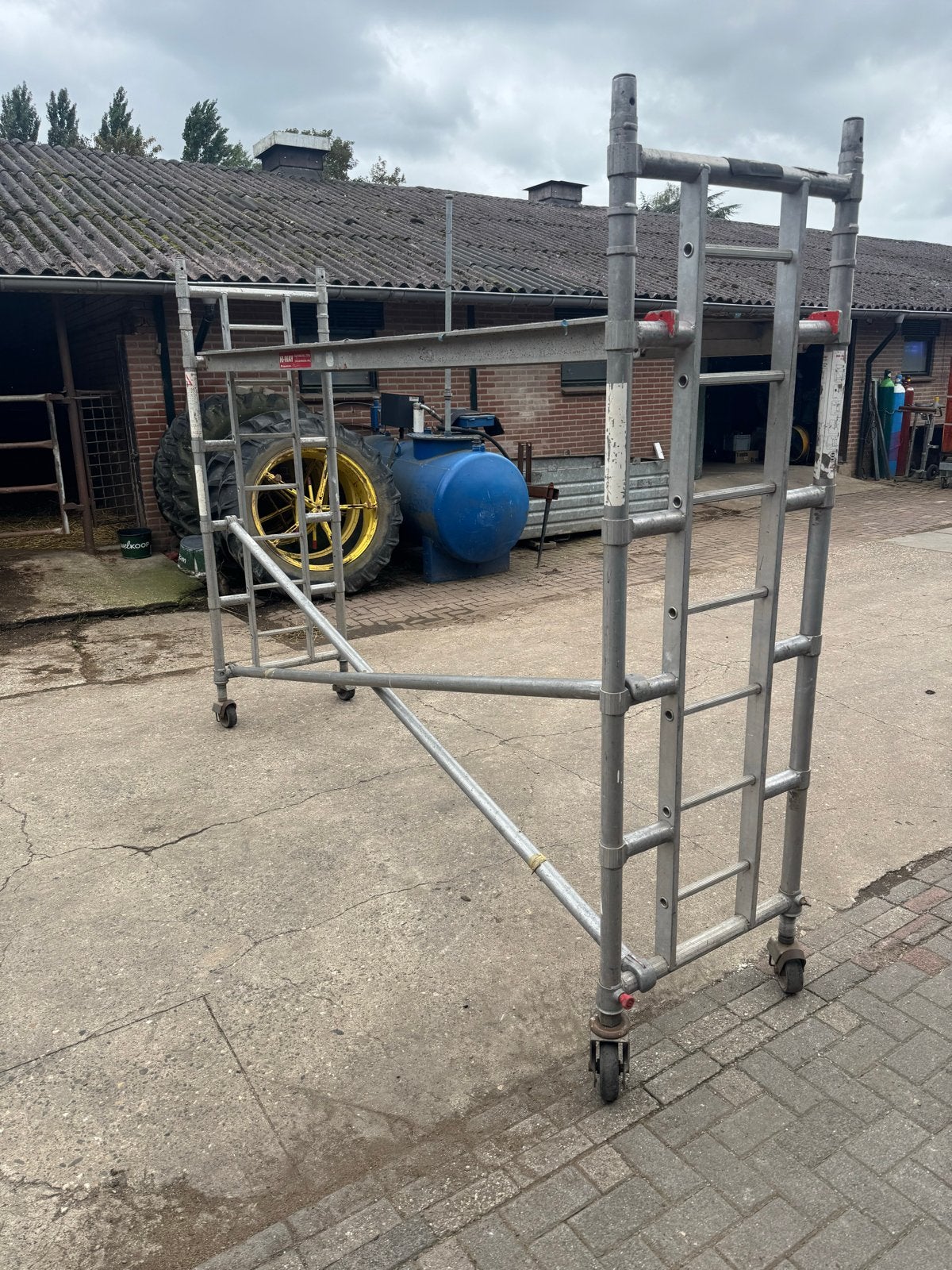 rolsteiger 72x300x220, Doe-het-zelf en Verbouw, Ophalen, Gebruikt, Rolsteiger of Kamersteiger, 2 tot 5 meter