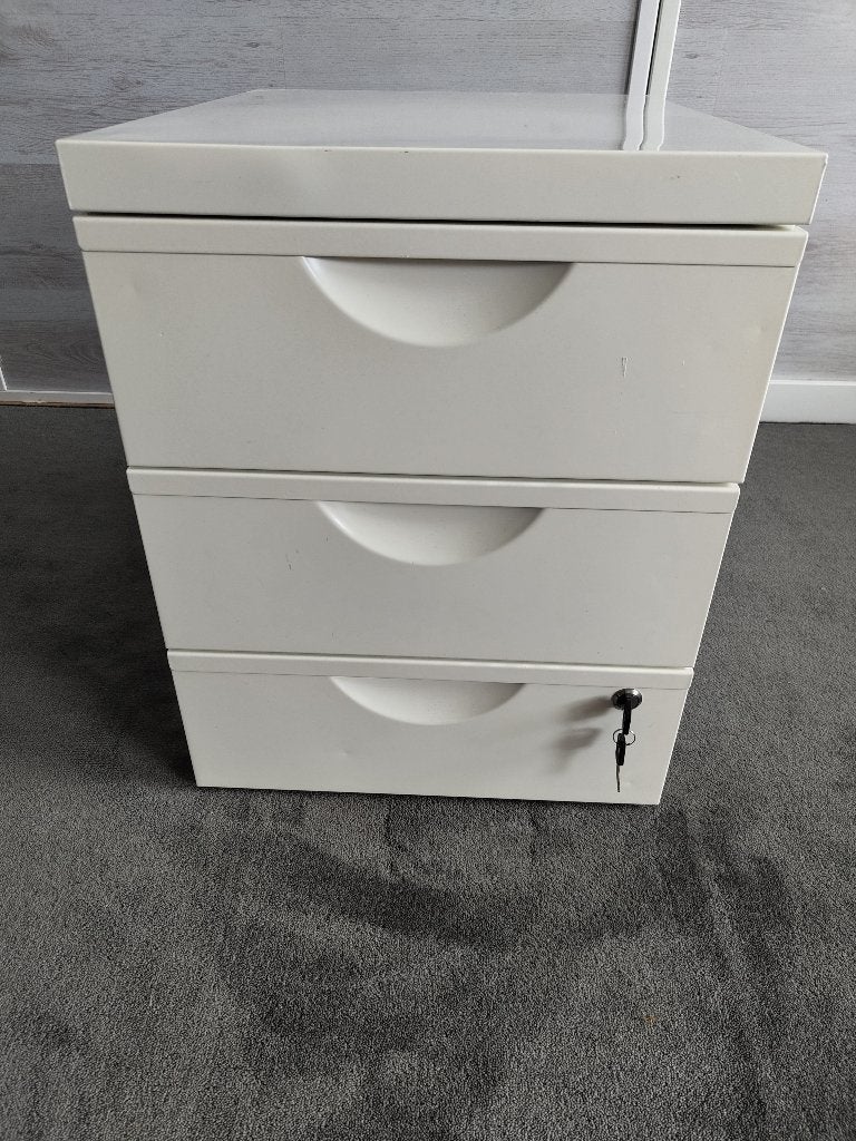 Witte ladekast met slot, 3 lades, Ophalen, Minder dan 50 cm, Gebruikt, 3 of 4 laden