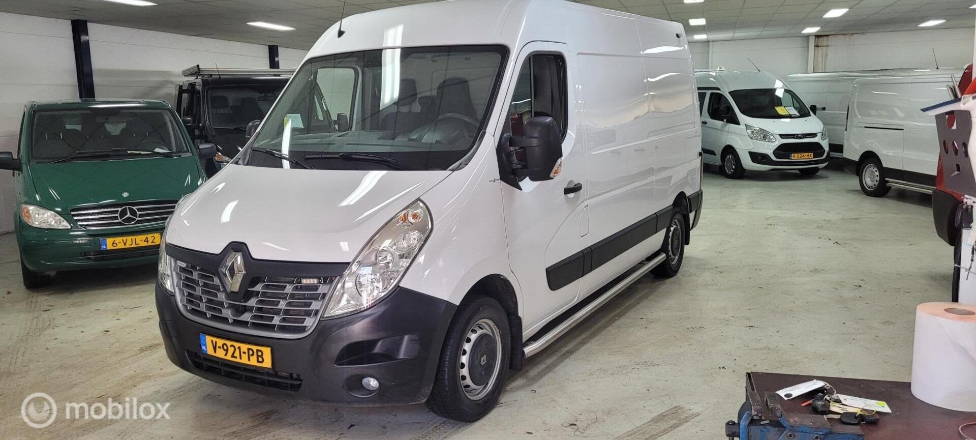 Renault Master bestel T33 2.3 dCi L2H2 met 111.000 km, Auto's, Bestelauto's, Bedrijf, Te koop, ABS, Alarm, Boordcomputer, Centrale vergrendeling