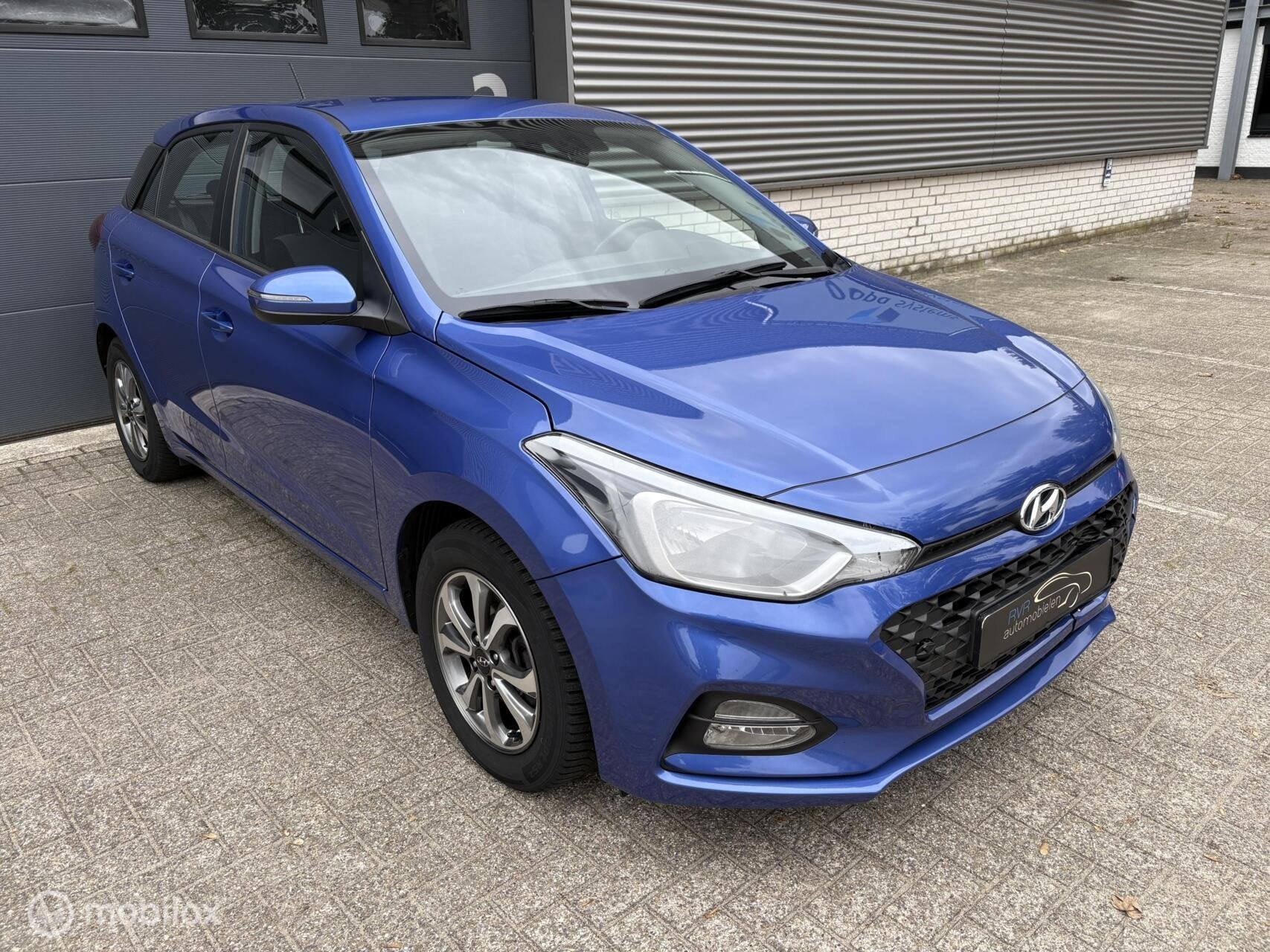 Hyundai i20 1.0 T-GDI AUTOMAAT/CRUISE/CAMERA/SCHADE, Auto's, Gebruikt, Zwart, Blauw, Bedrijf