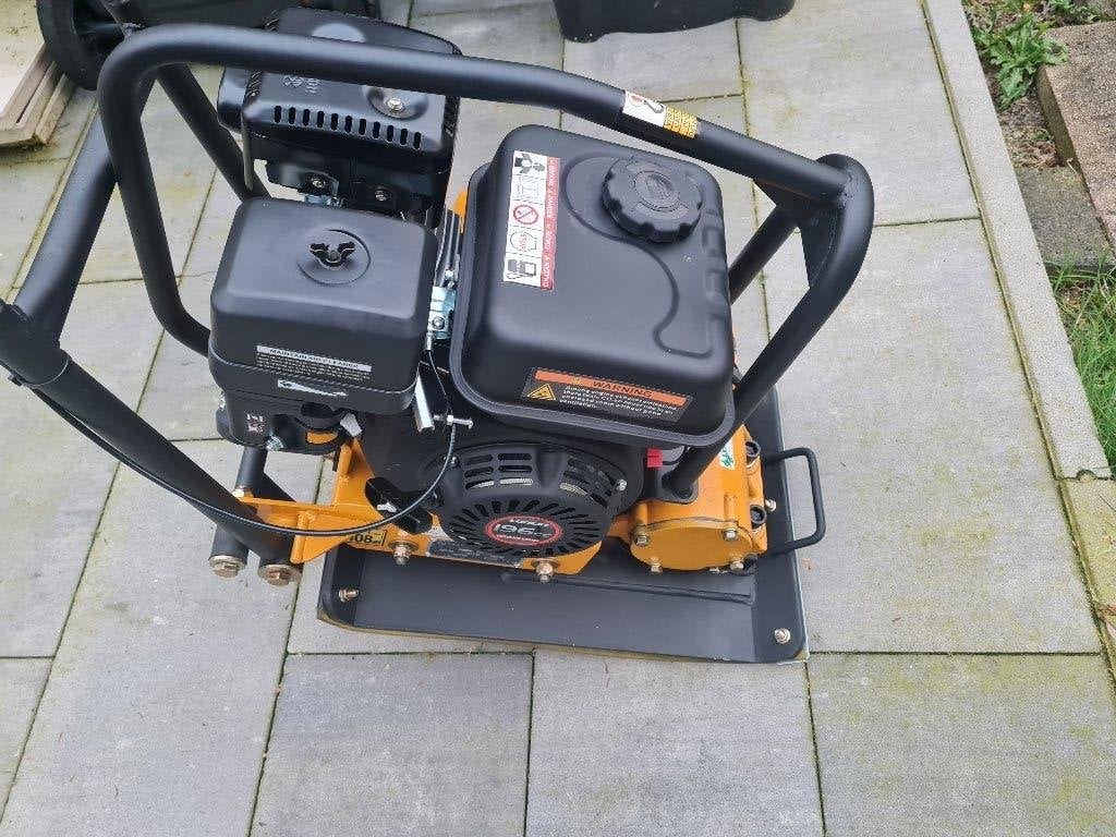 Te huur Lumag RP 700 trilplaat, Tuin en Terras, Ophalen, Zo goed als nieuw, Lumag