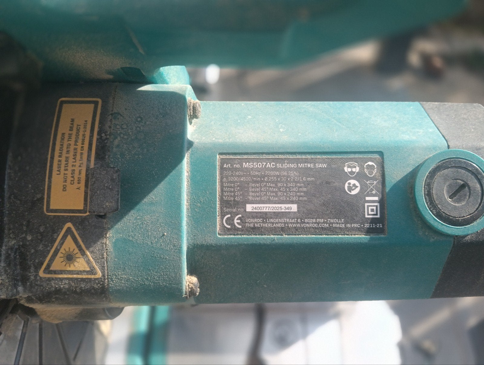 VONROC MS507AC Afkortzaag met onderstel, Doe-het-zelf en Verbouw, Gebruikt, 70 mm of meer, Afkortzaag, 1200 watt of meer