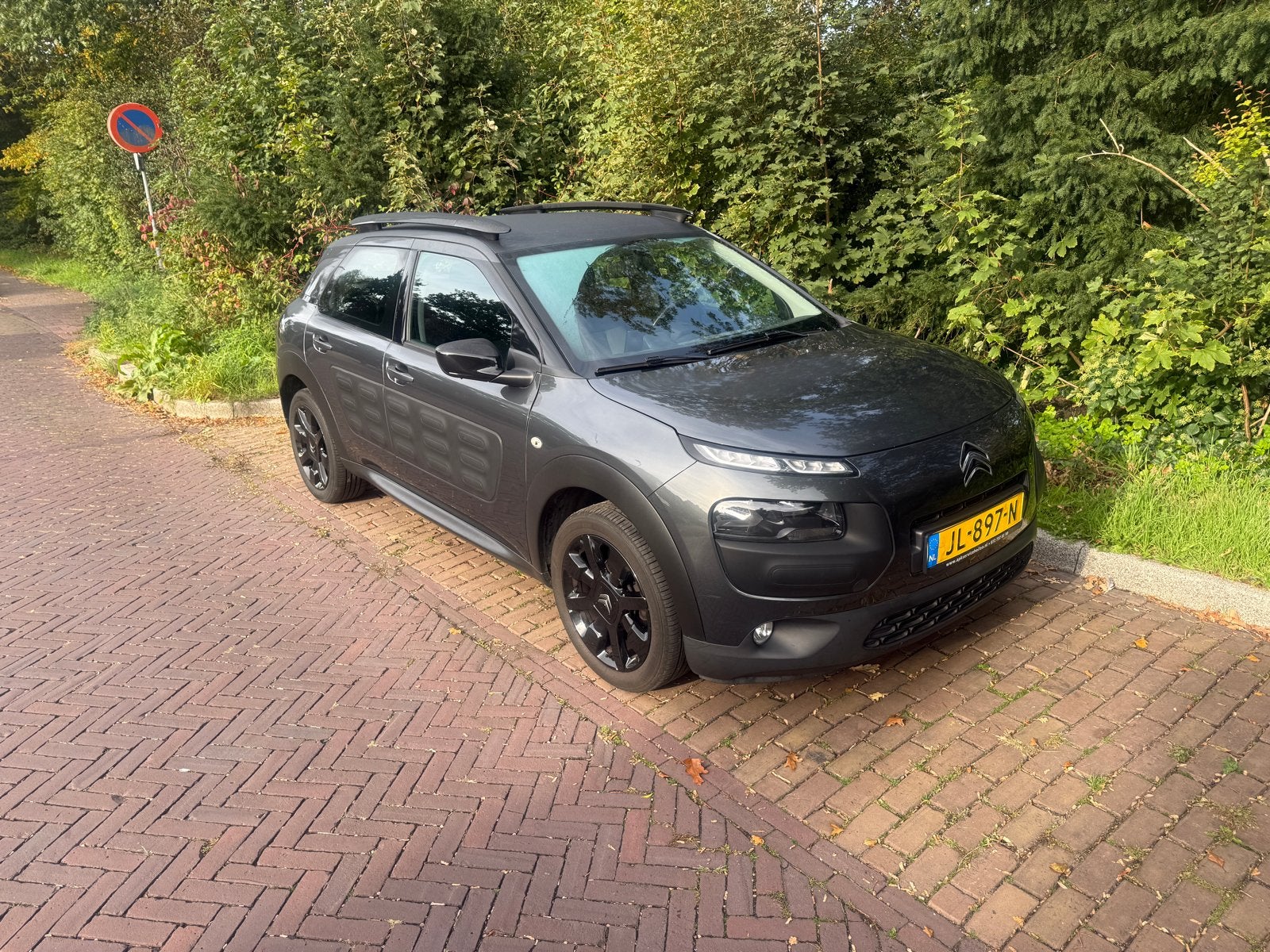Citroën C4 Cactus 1.2 VTI 2016 Grijs, trekhaak + parkeersens, Auto's, Voorwielaandrijving, Stof, 1199 cc, Parkeersensor