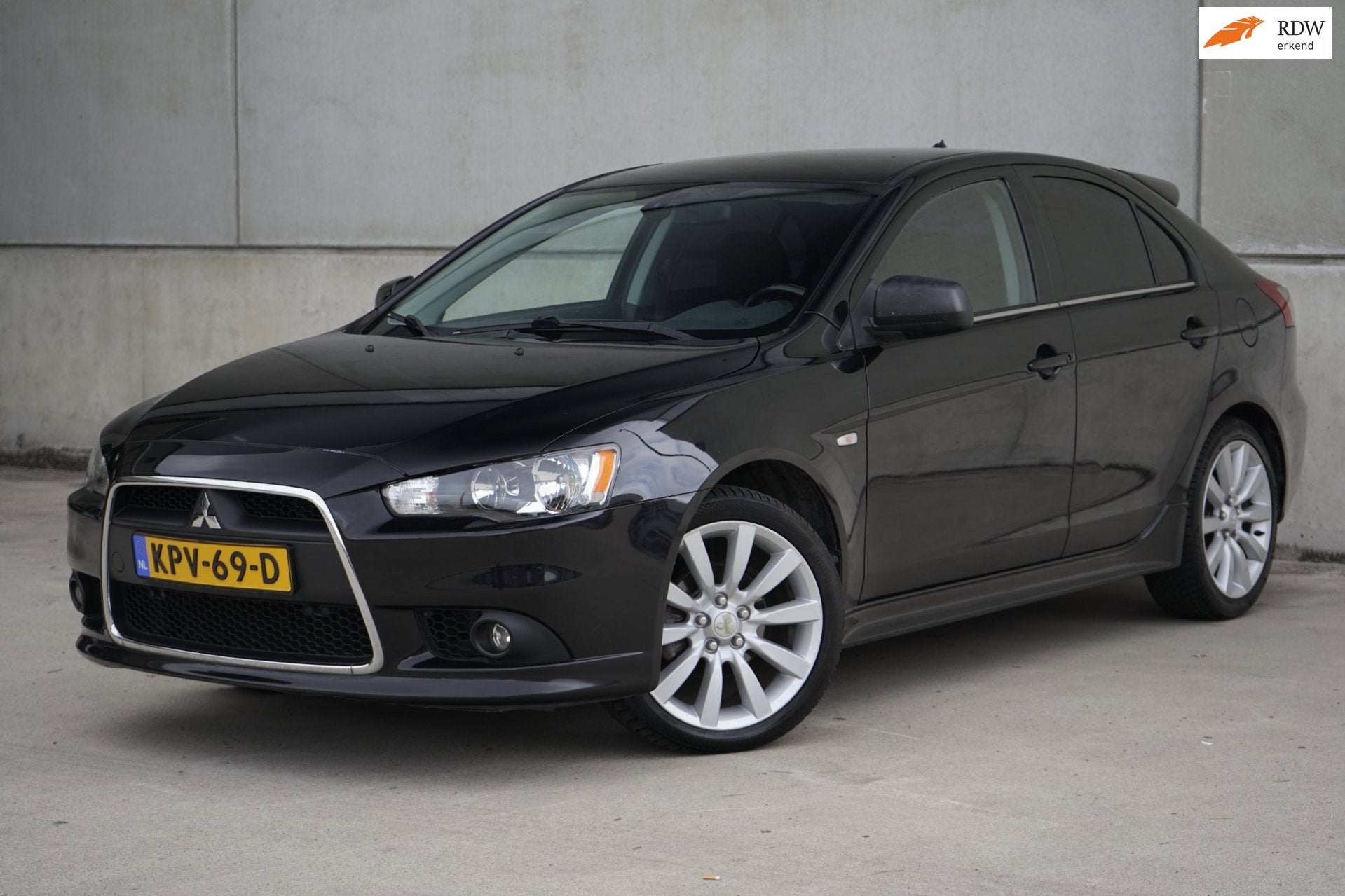 Mitsubishi Lancer Sportback 1.8 Instyle 143pk Airco 18 inch, Auto's, 1330 kg, Stof, Gebruikt, Zwart