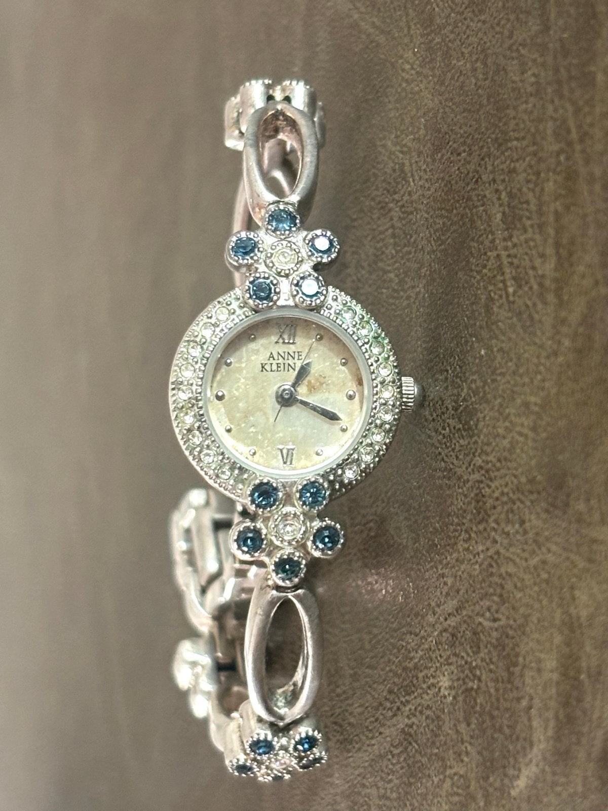 Anne Klein Dameshorloge met Strass en Blauwe Accentstenen, Overige merken, Gebruikt, Polshorloge, Ophalen of Verzenden