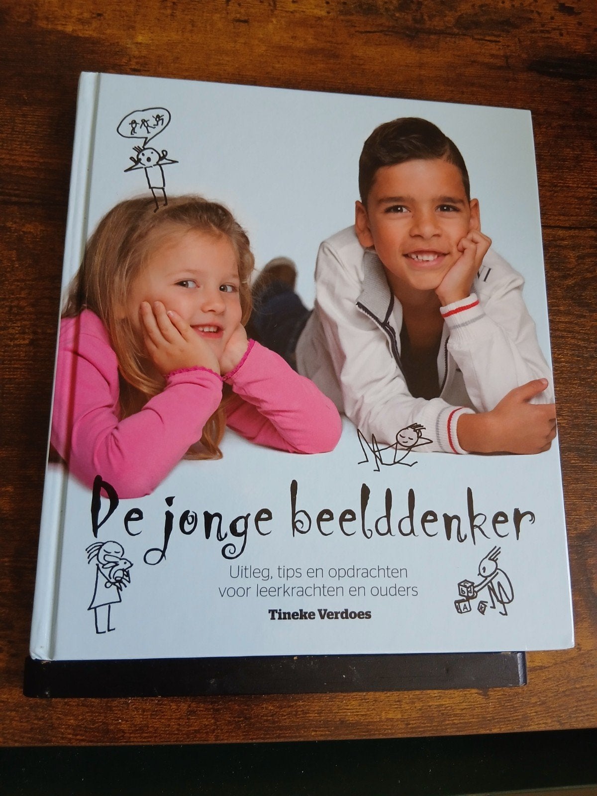 De Jonge Beelddenker - Tineke Verdoes, Boeken, Kinderboeken | Baby's en Peuters, Zo goed als nieuw, Ophalen of Verzenden
