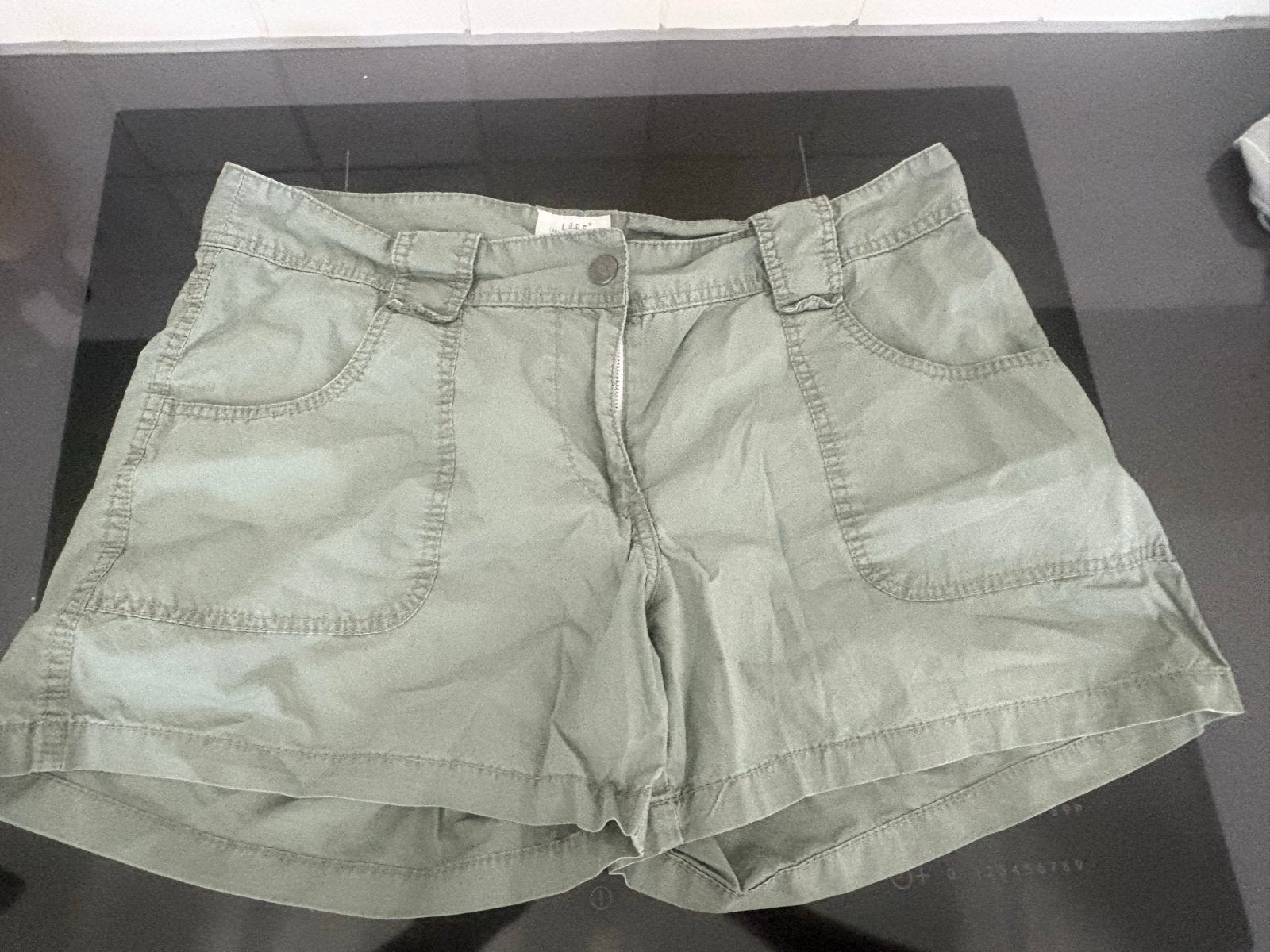 LOGG Groene Korte Broek Maat 44, Kort, Maat 42/44 (L), Ophalen of Verzenden, Gedragen