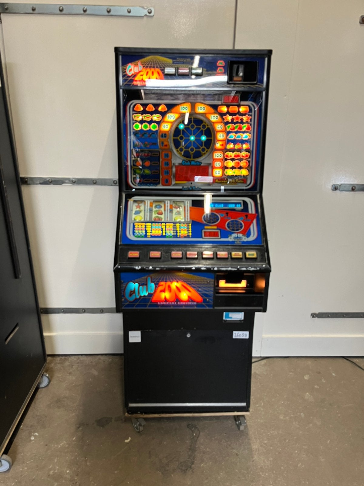 Te koop Club 2000, Met sleutels, Eismaspeelautomaten, Grote dijlakker 34, Ophalen of Verzenden