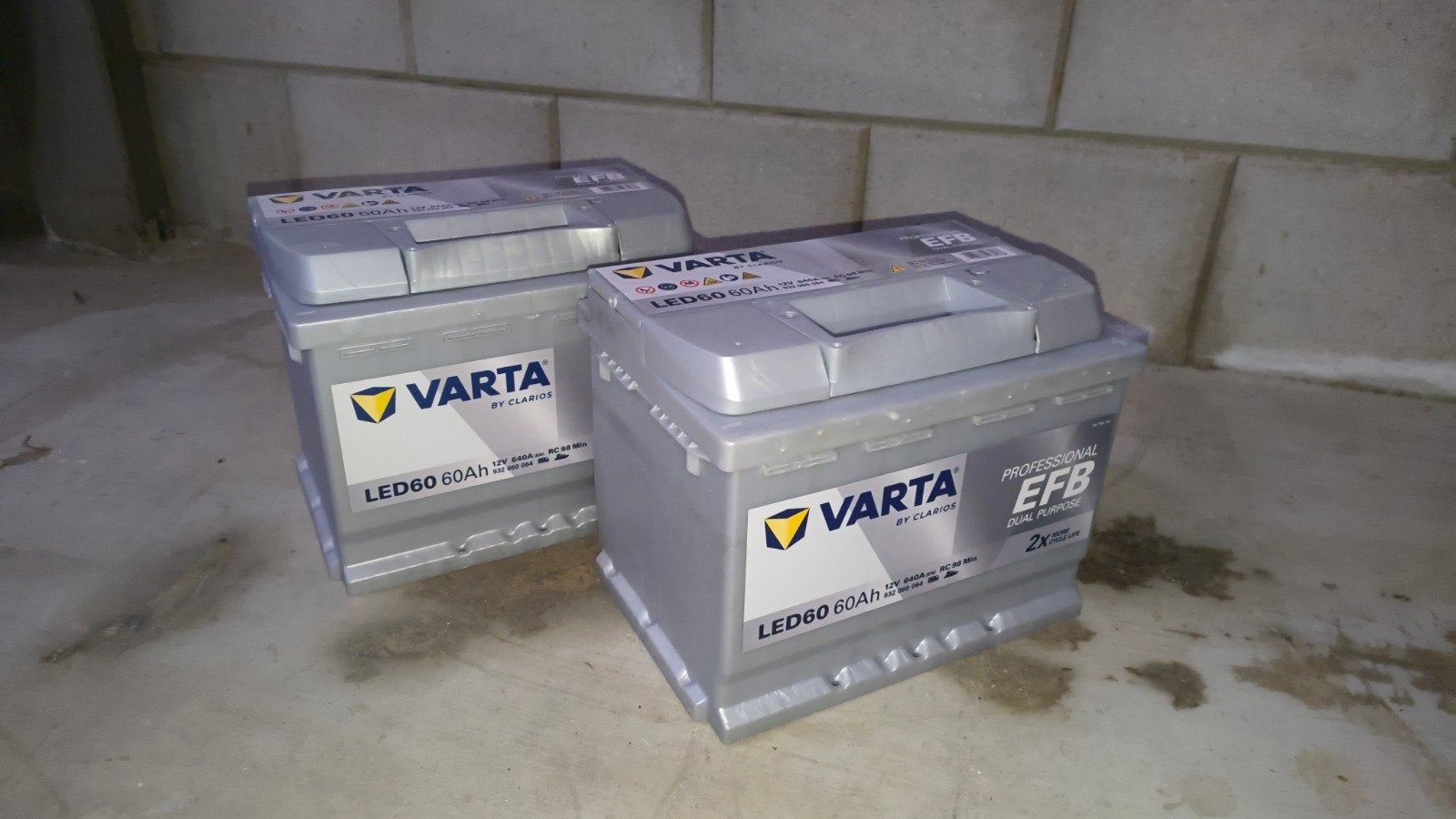 Twee nieuwe Varta Professional EFB LED60 60Ah accu 12V, Nieuw, Universele onderdelen