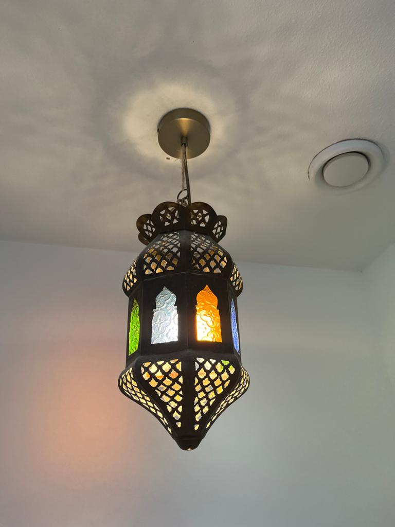 Oosterse hanglamp met gekleurd glas, Ophalen, Zo goed als nieuw, Metaal, 50 tot 75 cm
