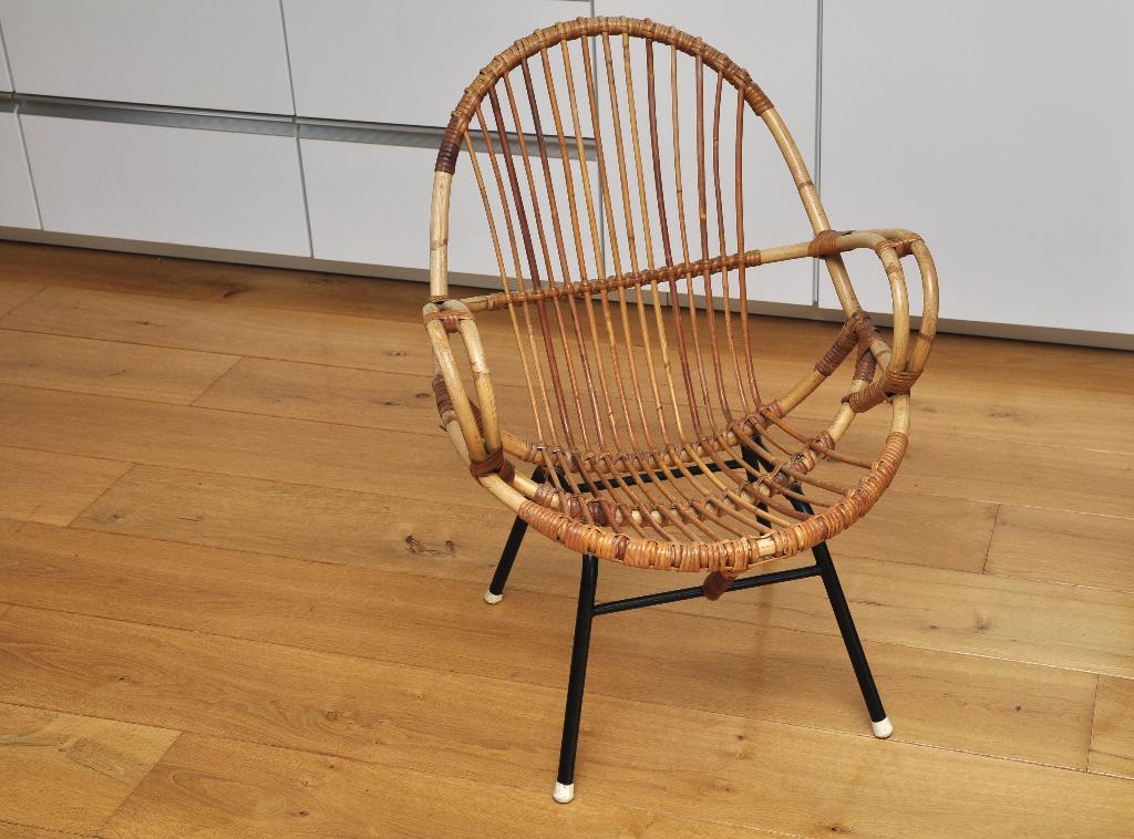 Retro rotan stoel., Ophalen, Gebruikt, Bruin, Metaal