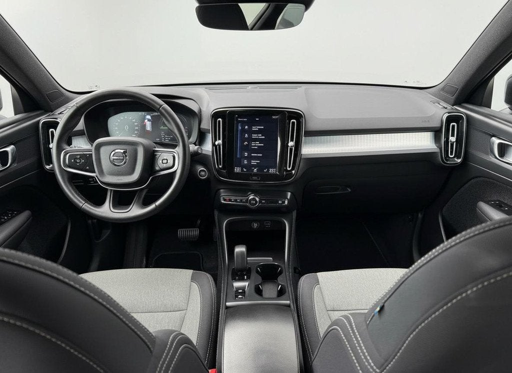 Volvo XC40 1.5 T4 Recharge Inscription Expression, Auto's, Stof, Euro 6, 1712 kg, Zwart