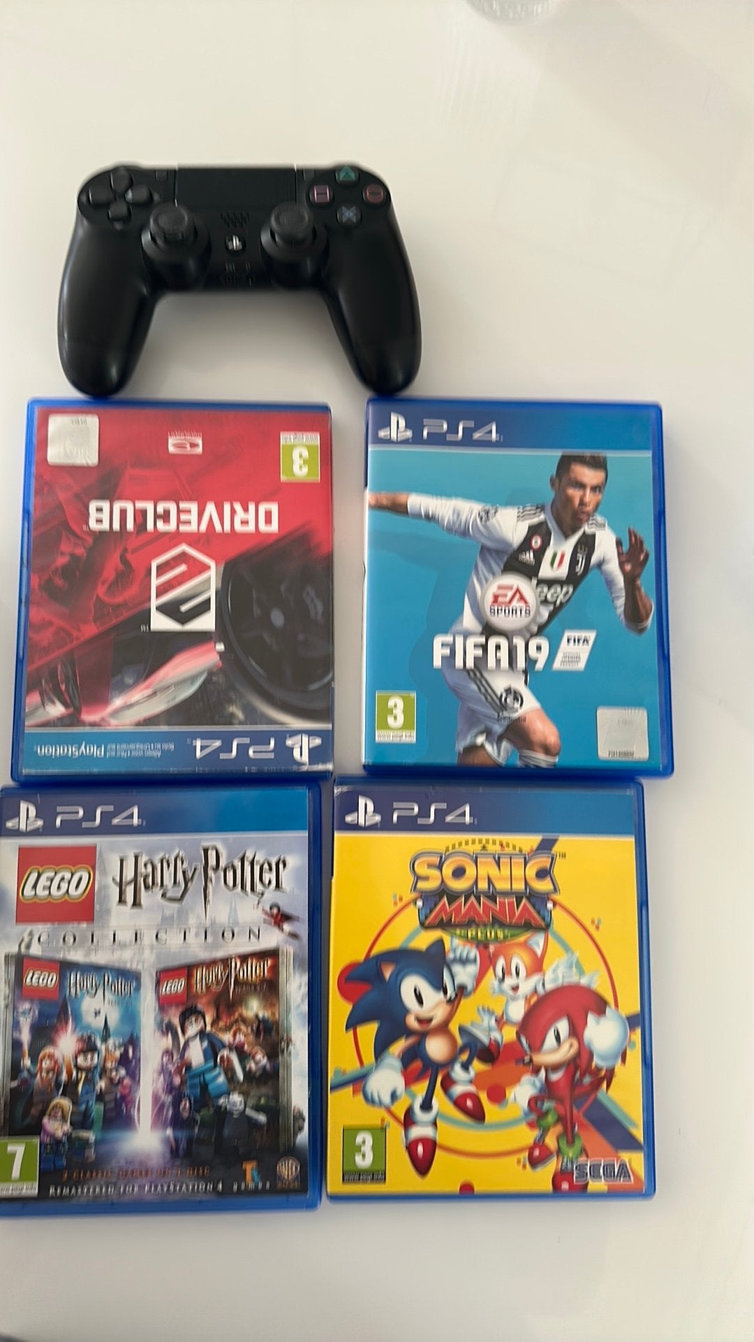 Controller verkocht: Driveclub,, FIFA 19, Spider-M, Spelcomputers en Games, Ophalen, Gebruikt, Vanaf 18 jaar, Overige genres