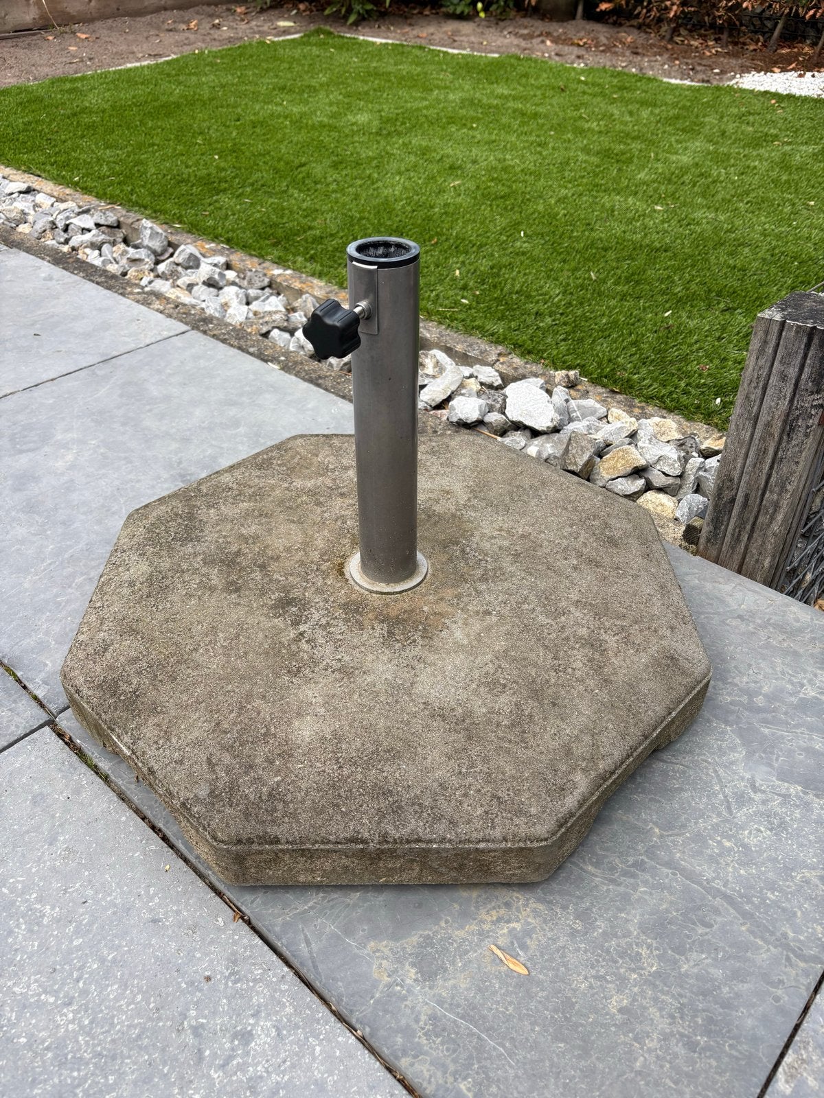 Stevige parasolvoet van beton, Tuin en Terras, Ophalen, Gebruikt, Minder dan 1 meter, Parasolvoet