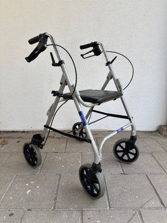Nr 42... Rollator thuasne move light, Diversen, Rollators, Gebruikt, Lichtgewicht, Opvouwbaar, Ophalen