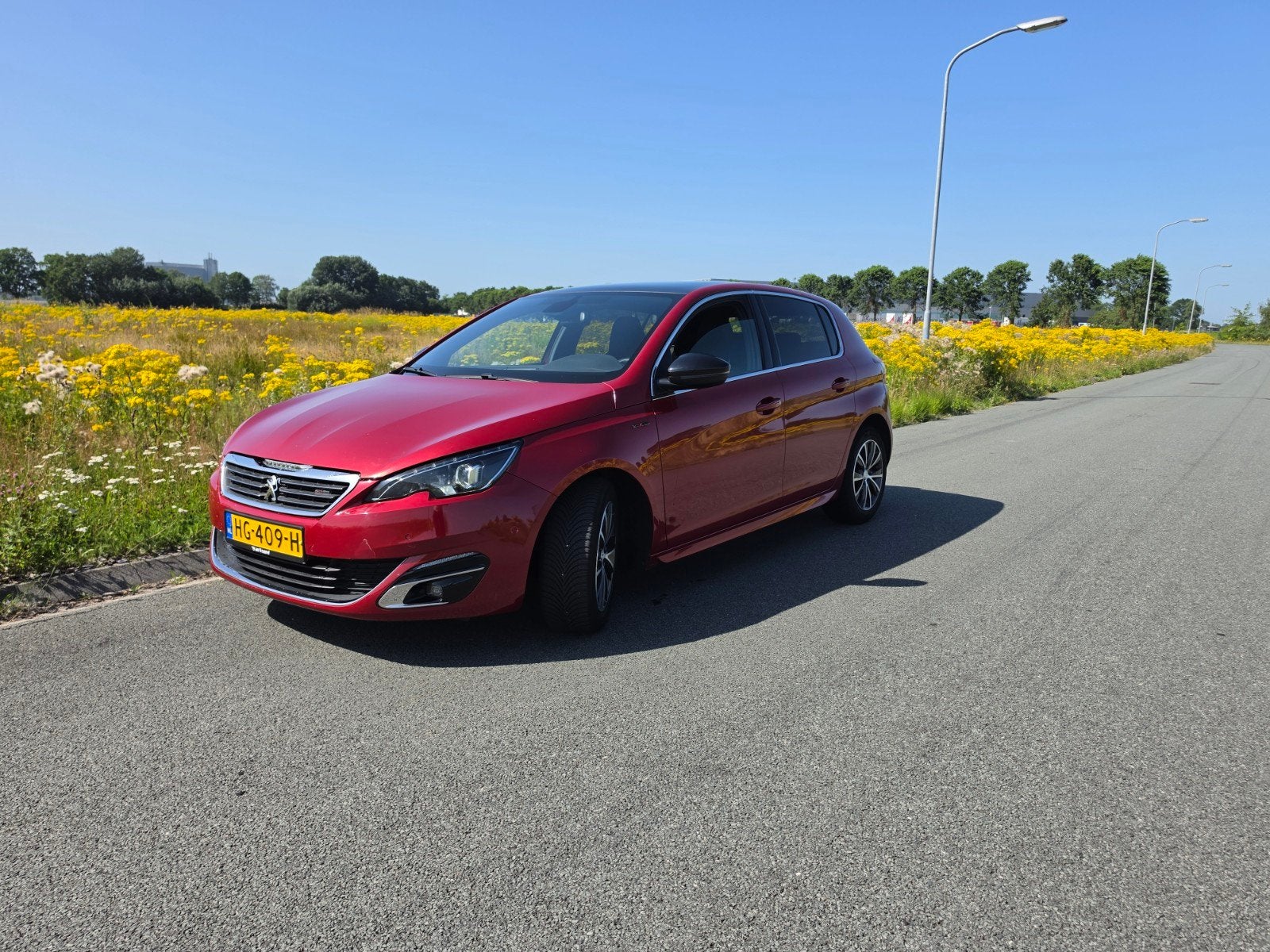 Peugeot 308 1.2E-THP 96/130 5-D AUT 2015 Rood, Zwart, 1199 cc, 610 kg, 49 €/maand