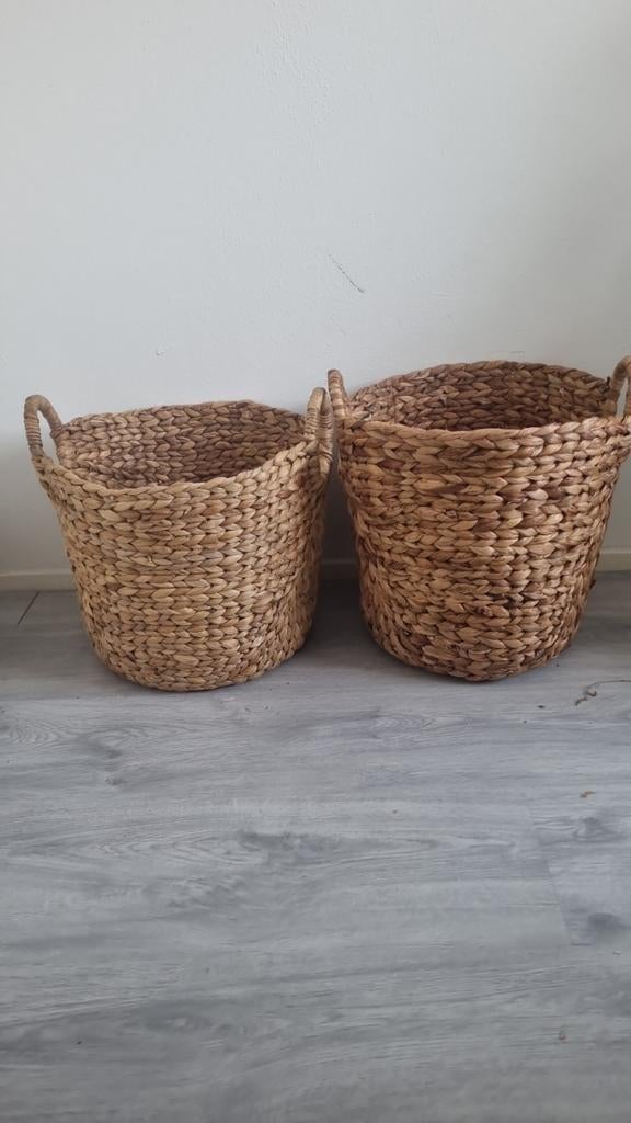 Mand Are Jysk waterhyacint, Huis en Inrichting, Woonaccessoires | Schalen en Manden, Ophalen, Rond, Riet