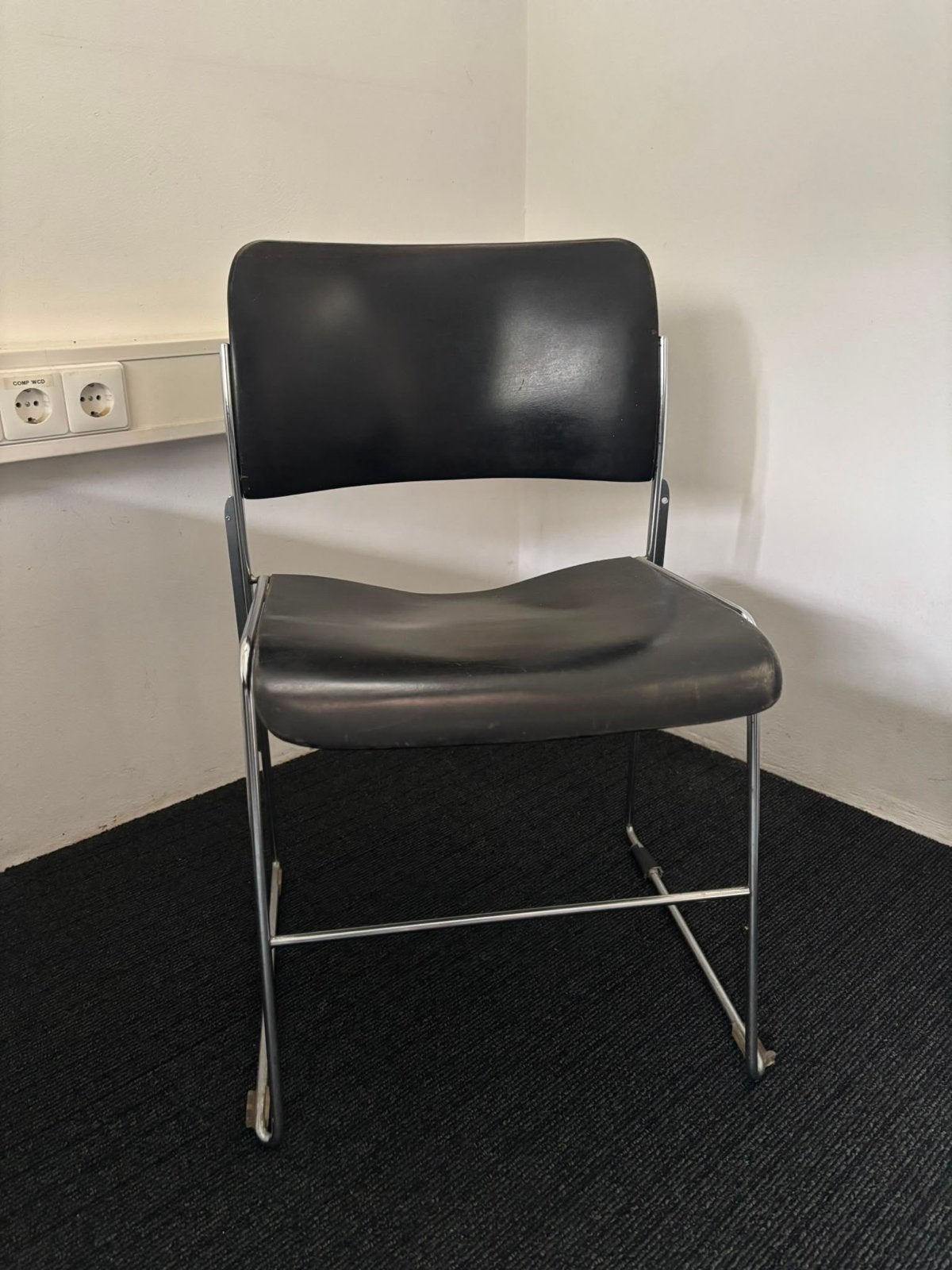 2x Kembo stoelen, Ophalen, Kunststof, Gebruikt, Twee