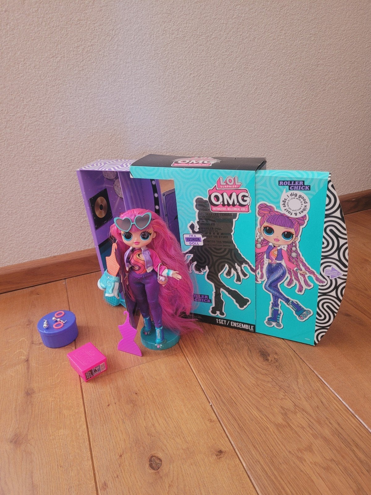 L.O.L. Surprise! O.M.G. Roller Chick pop met doos, Ophalen of Verzenden, Zo goed als nieuw, Overige typen