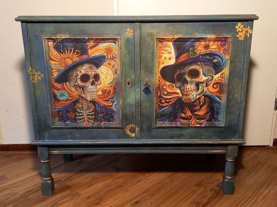 Uniek dressoir met Day of the Dead schedels en bloemen, Ophalen
