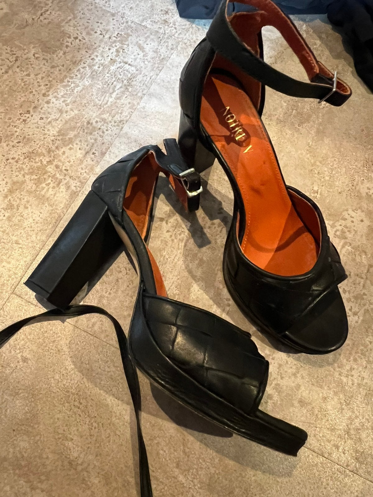NOTRE V sandalen met hak maat 40 origineel zgan, Kleding | Dames, G, Zwart, T, Zo goed als nieuw