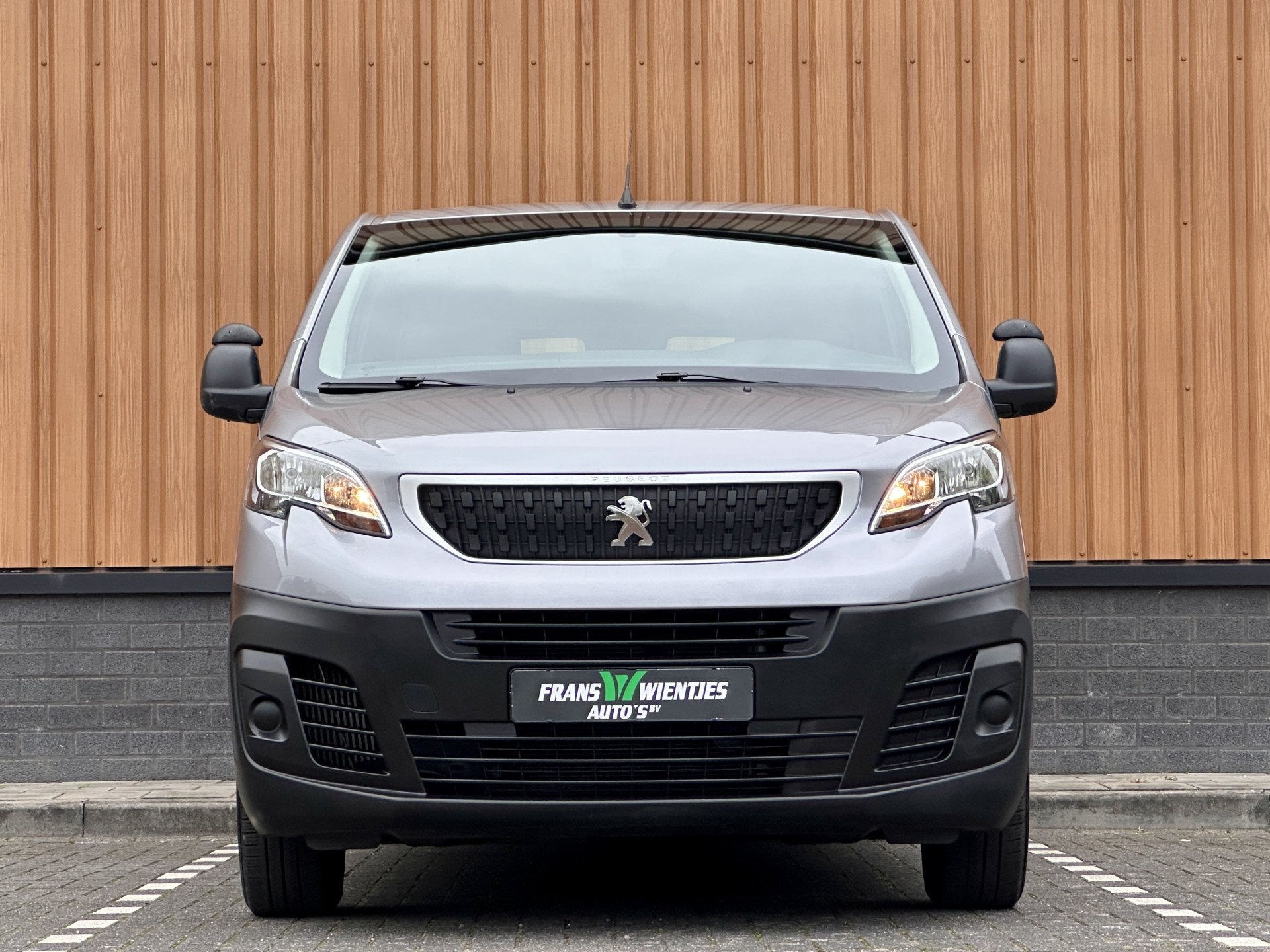 Peugeot Expert Traveller 8P 1.5 BlueHDi 120 Business Long S&, Voorwielaandrijving, Stof, Gebruikt, 8 stoelen