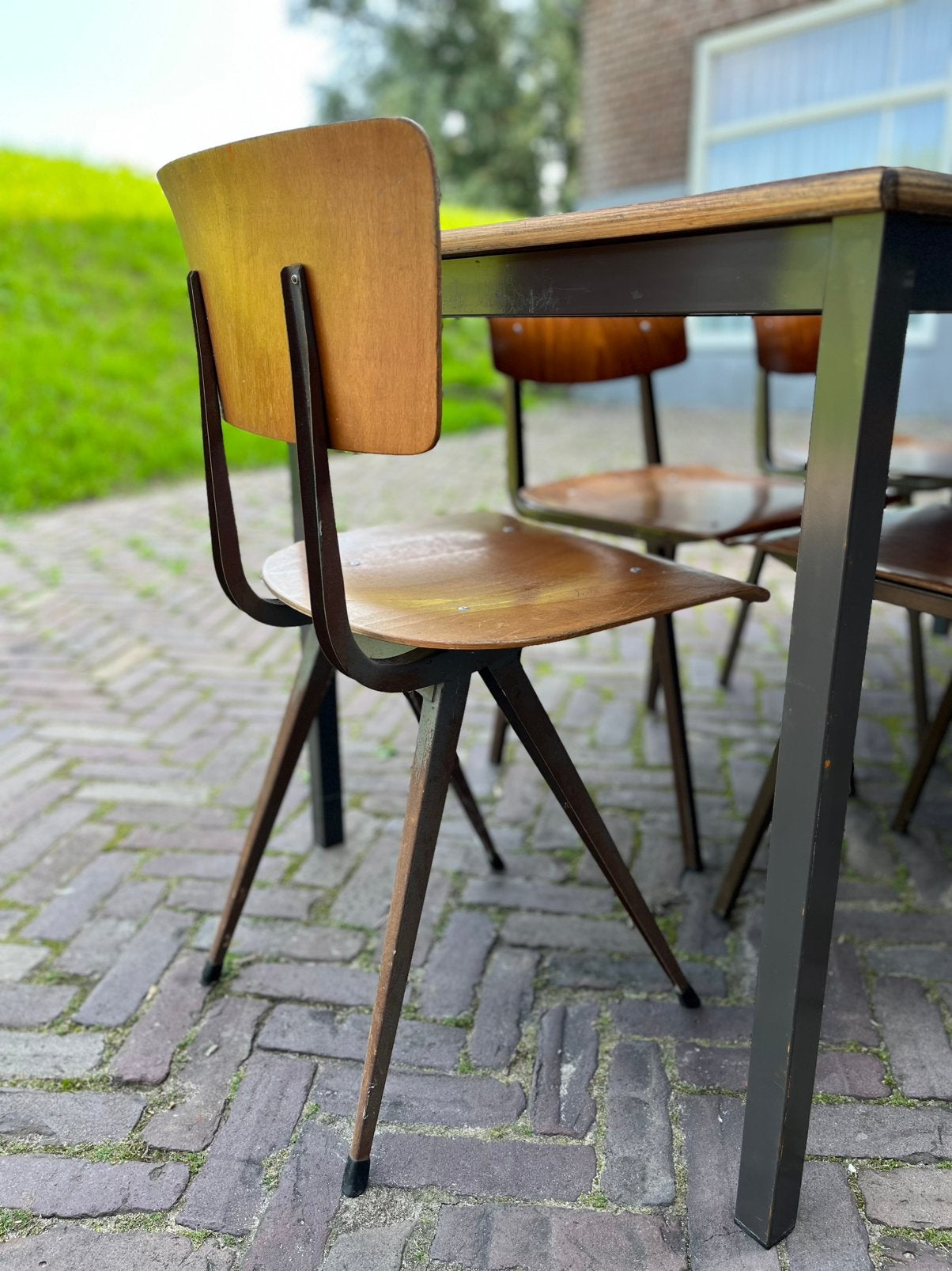 Marko plywood buisframe stoelen met een donkerbruin frame, Huis en Inrichting, Ophalen, Gebruikt, Vijf, Zes of meer stoelen