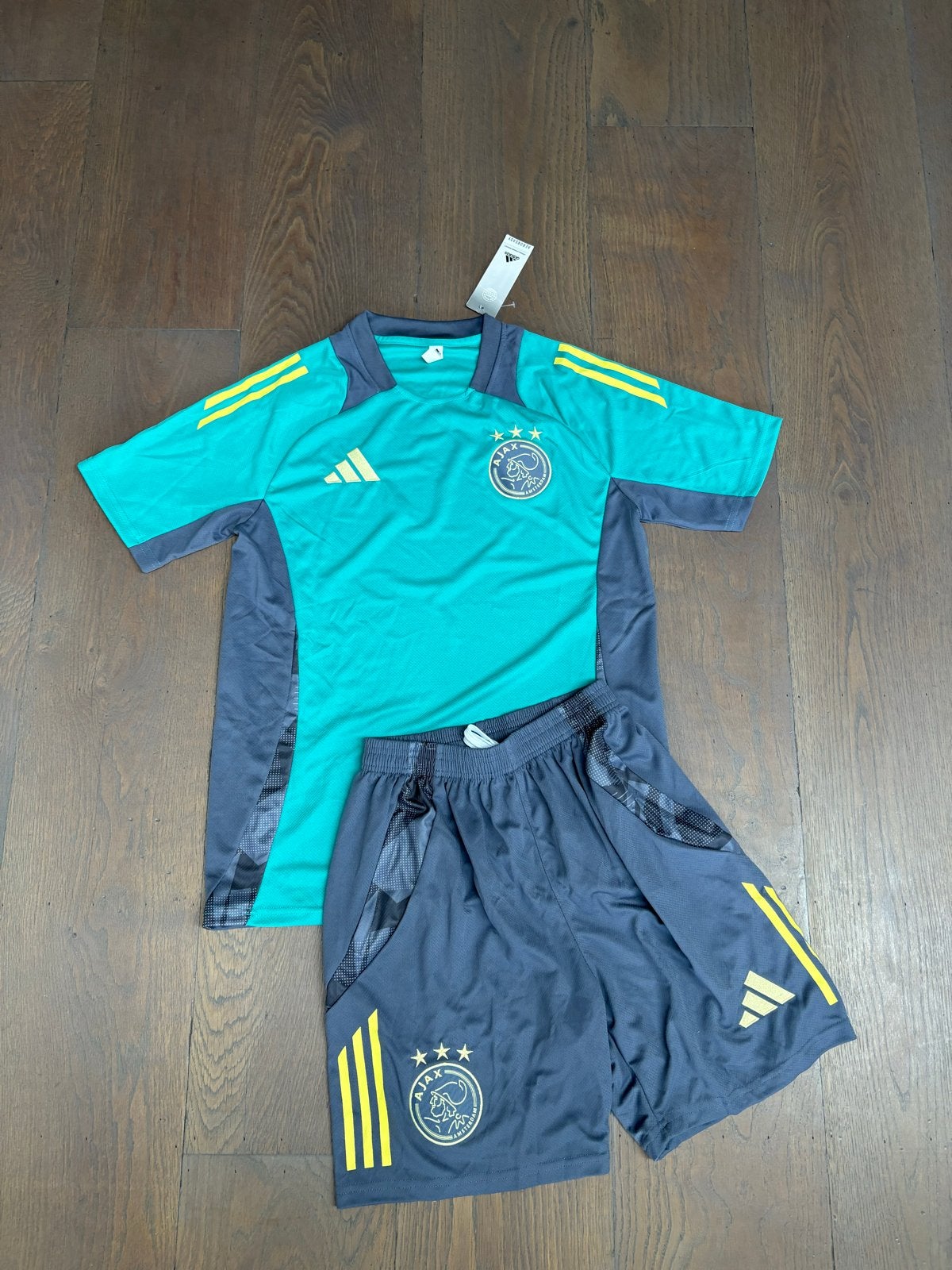 Ajax trainingsset maat M - Nieuw, Maat M, Ophalen of Verzenden, Nieuw, Set