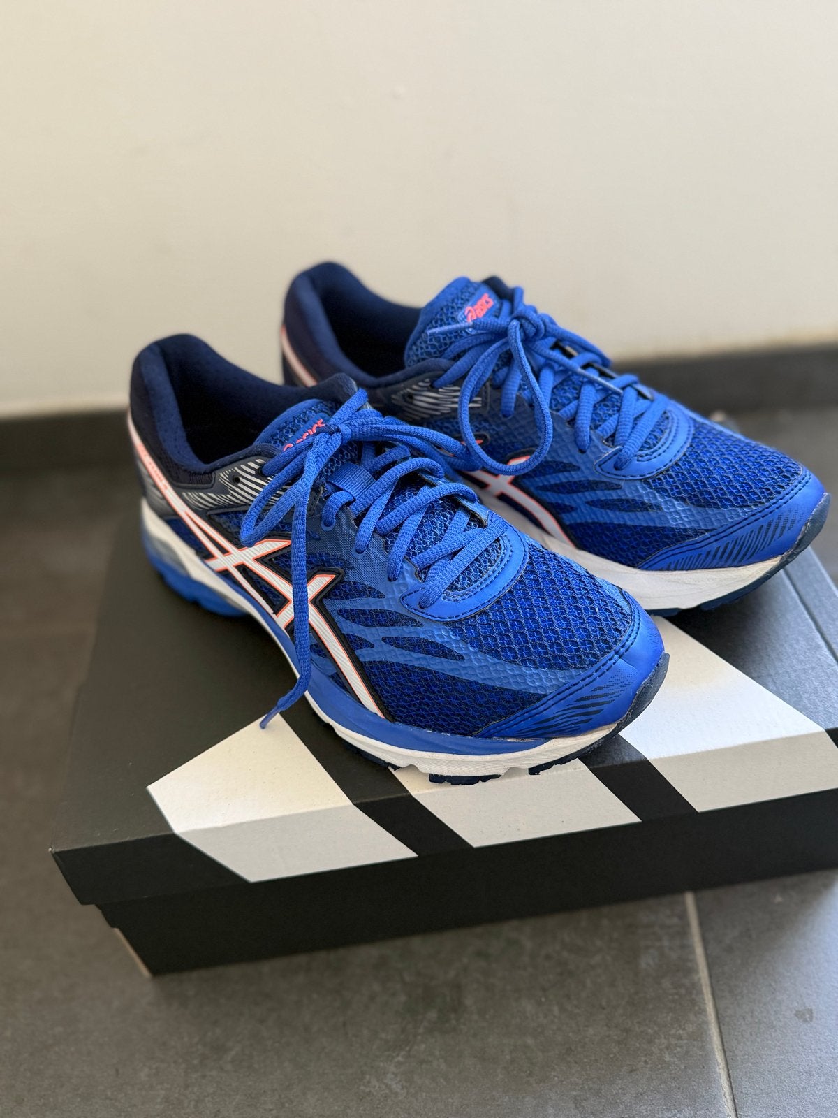 Asics Gel-Flux 4 Hardloopschoenen - Maat 39, Hardloopschoenen, Ophalen of Verzenden, Zo goed als nieuw, Hardlopen