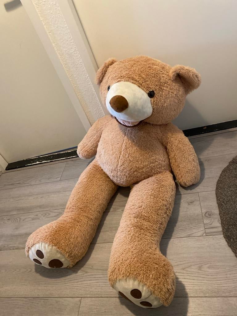 Grote knuffelbeer 1.40m - Zo goed als nieuw, Kinderen en Baby's, Speelgoed | Knuffels en Pluche, Beer, Ophalen of Verzenden, Zo goed als nieuw