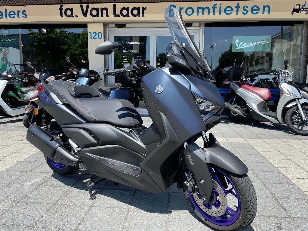 Yamaha X max 300 2023 Zo Goed Als Nieuw, Ophalen, Overige modellen, Zo goed als nieuw, Benzine