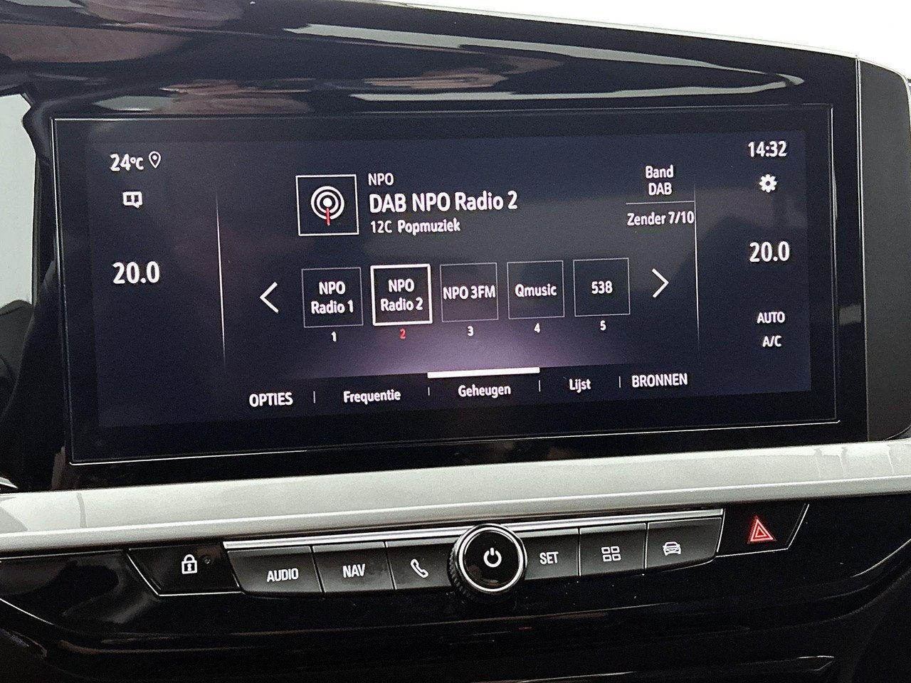Foto 20 van Opel Mokka 1.2 130pk Ultimate Automaat | Navigatie | Climate