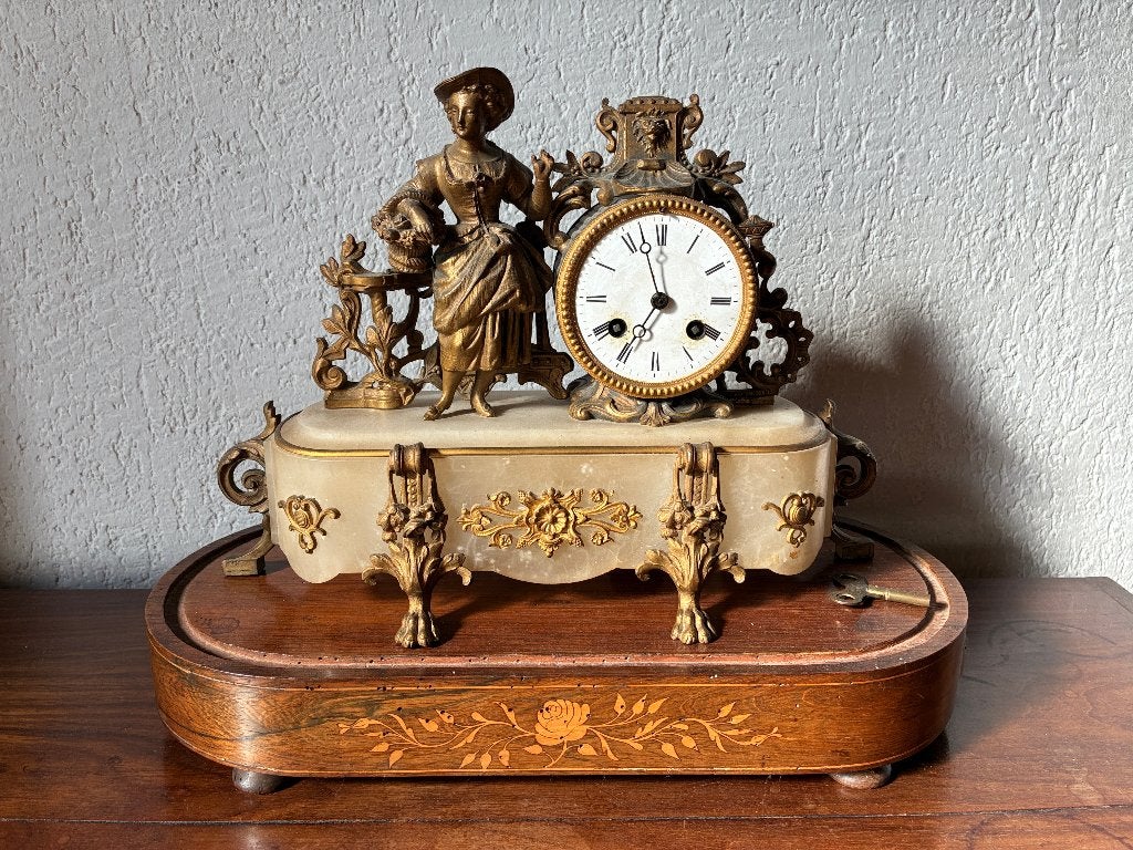 Antieke Franse klok pendule (+ houten voetstuk 42x20x33 cm), Antiek en Kunst, Antiek | Klokken, Ophalen