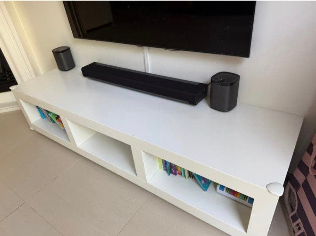 Gratis Witte tv-meubel met opbergvakken, Huis en Inrichting, Kasten | Televisiemeubels, Ophalen, Gebruikt, 100 tot 150 cm, Minder dan 100 cm