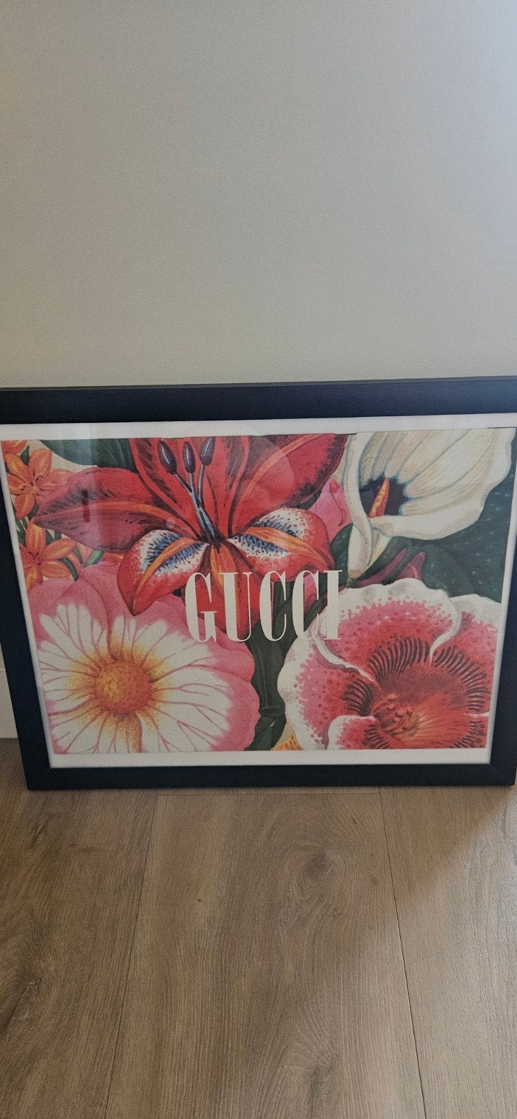 Gucci Schilderij - Ingelijste Tas met Bloemenprint, Ophalen, Zo goed als nieuw, 50 tot 75 cm, Schilderij