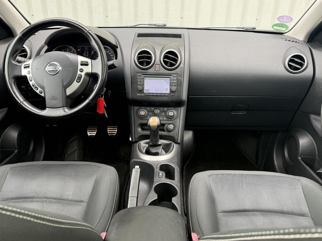 Nissan Qashqai 1.6 Connect Edition / Panoramadak / Navigatie, Voorwielaandrijving, Euro 5, Stof, Gebruikt