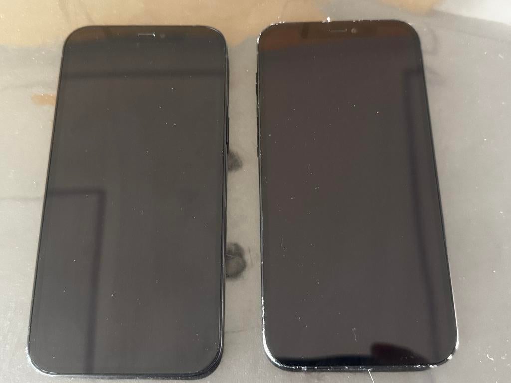 2x iPhone 12 zwart 64gb en 128gb, Ophalen of Verzenden, Zo goed als nieuw, 10 inch, Bescherming voor- en achterkant